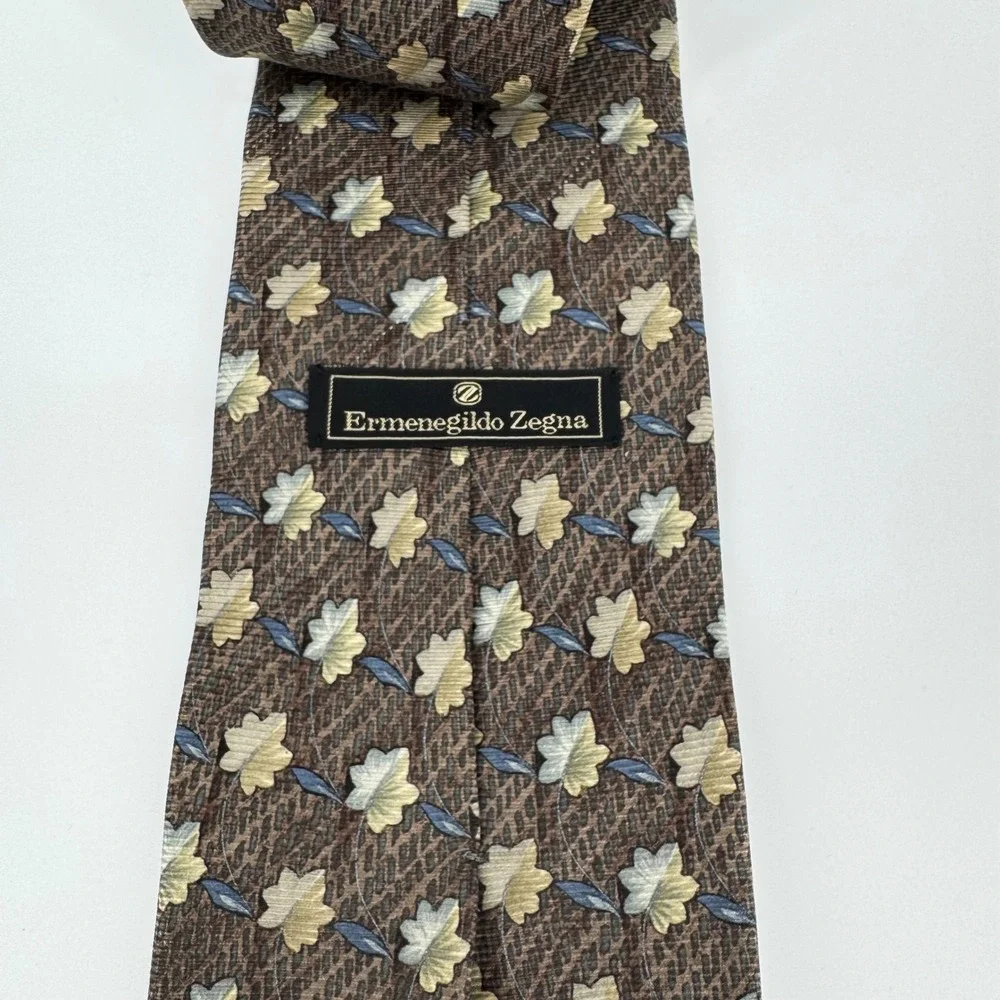 Ermenegildo Zegna Silk Tie Made in Italy Brown Floral Leaf Pattern Luxury‎